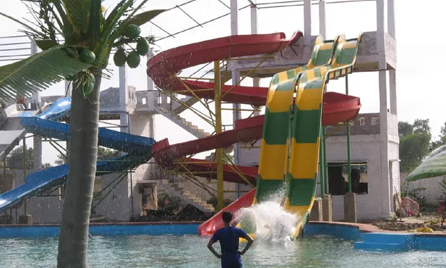 Water Park — photo 2